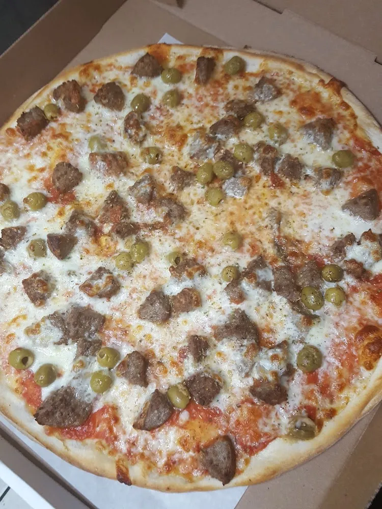 Meatball and Olives Pizza